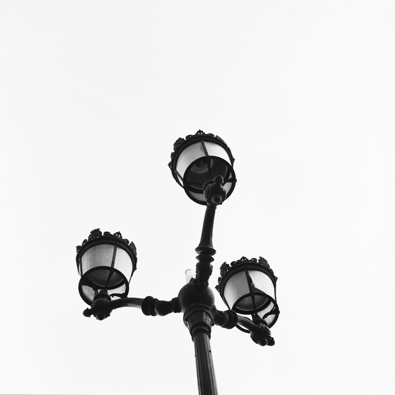 Wandbild - Parisian Lights - Ausrichtung_Quadrat, Besonderes_Fernweh, Farbe_Schwarz-Weiß, Fotograf_Vivien Liskovsky