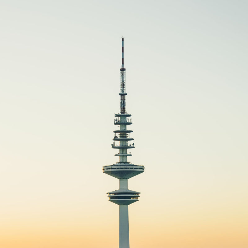 Wandbild - Hamburger Fernsehturm Spitzname Telemichel - Ausrichtung_Quadrat Besonderes_Sonnenuntergang Farbe_Gelb Farbe_Orange
